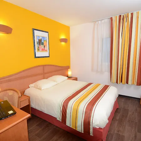 Roi Soleil Strasbourg Aéroport Hotel 2*