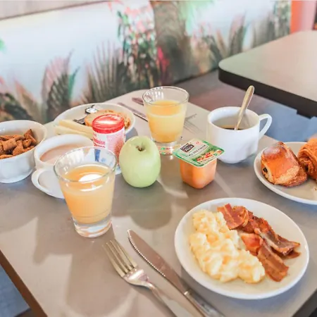 Strasbourg Aeroport ホテル 2*