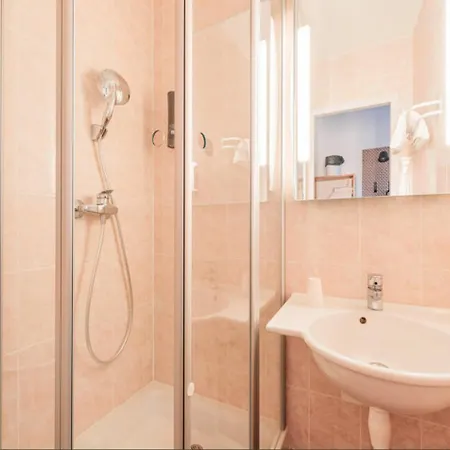 ホテル Strasbourg Aeroport 2*