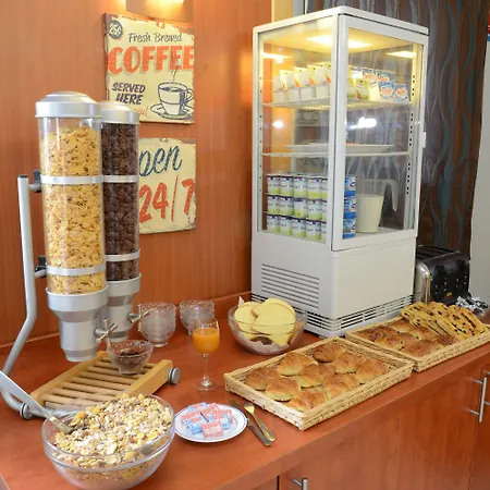 Strasbourg Aeroport Hotel 2*