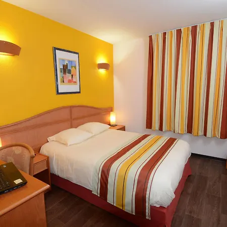 Roi Soleil Strasbourg Aéroport Hotel 2*
